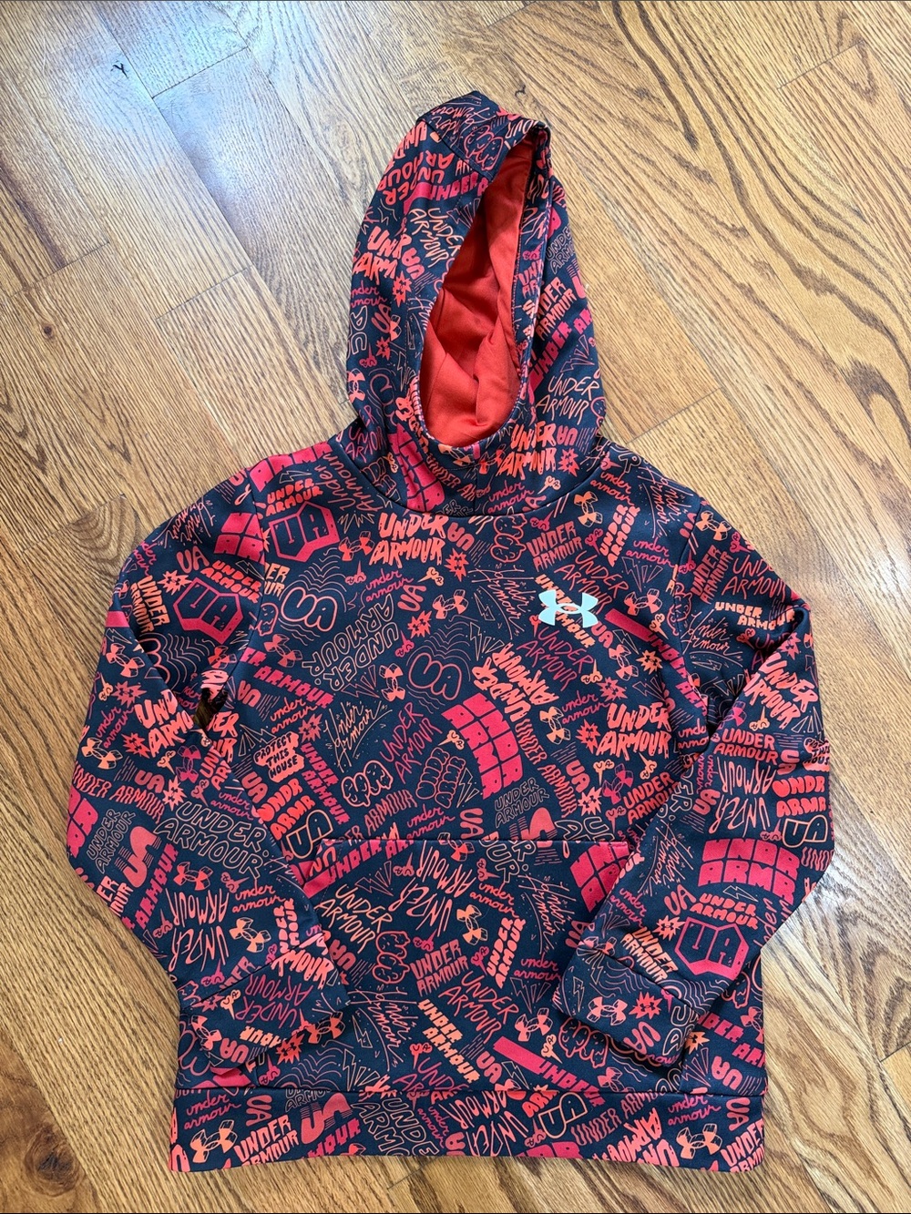 Boy’s Under Armour Hoodie/Sweatshirt. Size Small. Like New Condition.